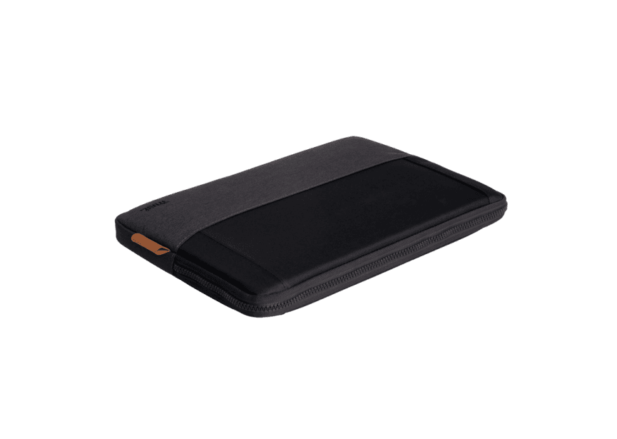 Trust - 13.3" Laptop Sleeve <p class="" data-start="541" data-end="698">De Trust Lisboa 13.3" laptop sleeve in zwart biedt duurzame bescherming voor je laptop, gemaakt van polyester met een slank ontwerp.</p> - afbeelding 2